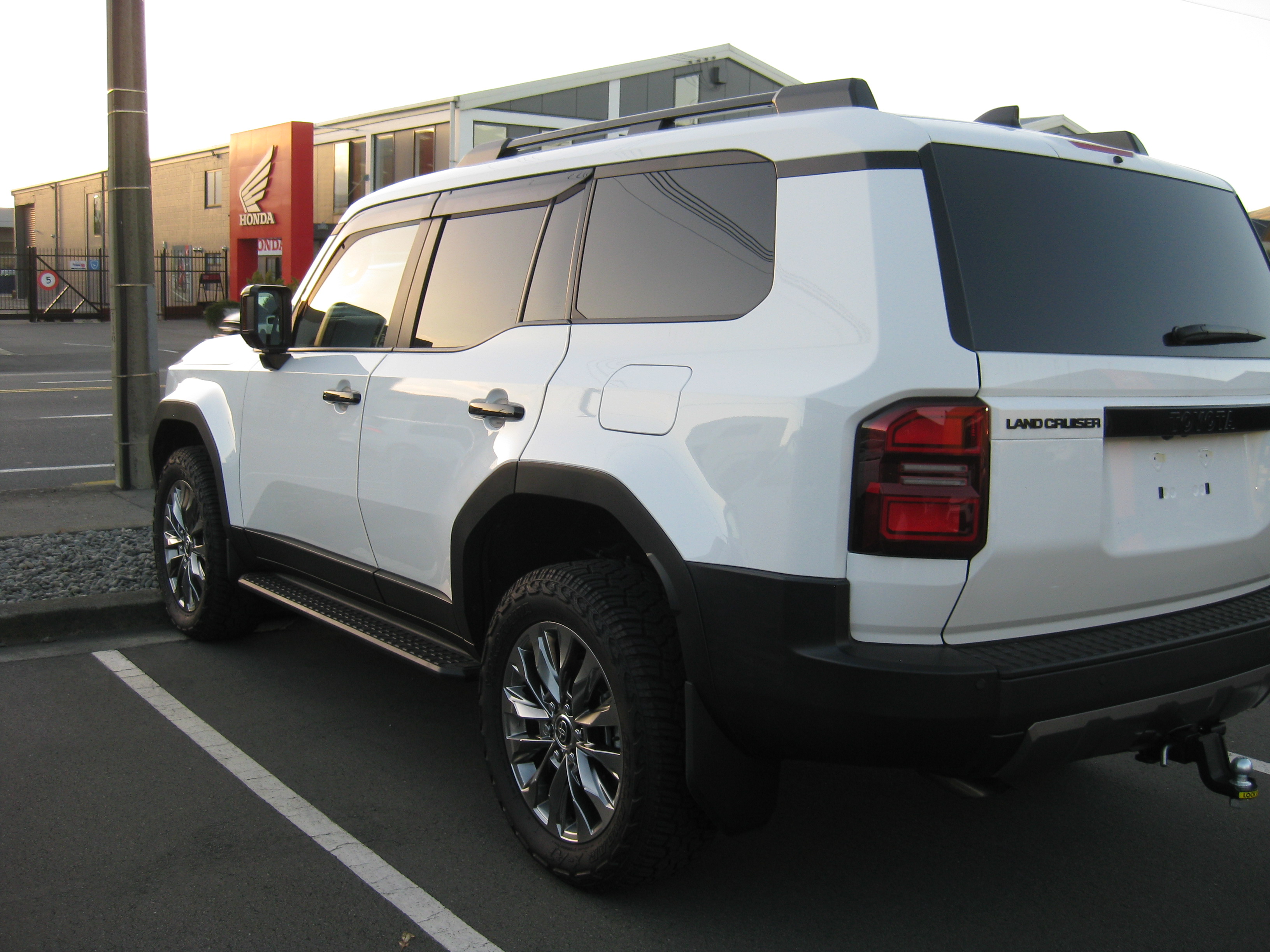 TOYOTA LANDCRUISER STATIONWAGON 2024-CURRENT